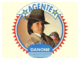 Luciano como Agente Danone